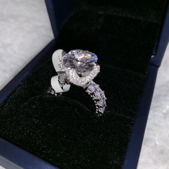 New Engagement Ring - Picture 3 of 9